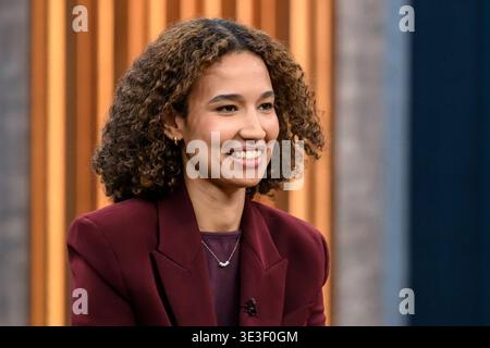 Im Bild, von links: Alisha Mendgen FOCUS Capital City Correspondent, GER, Berlin, Studio, Gast in Caren Miosgas politischer Talkshow, TV, Format, mit Moderator, das erste, von Adlershof im Studio 20, Thema: nach den Wahlen in Rheinland-Pfalz, 22. März 2026 Berlin am Studio 20 Berlin Deutschland Copyright: xUwexKochx Stockfoto