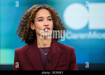 Berlin, Deutschland. März 2026. Im Bild, von links: Alisha Mendgen (FOCUS Capital City Correspondent), GER, Berlin, Studio, Gast in Caren Miosgas politischer Talkshow, TV, Format, mit Moderatorin, das erste, aus Adlershof - Studio 20, Thema: nach den Wahlen in Rheinland-Pfalz, 22. März 2026 (Foto: HMB Media/Uwe Koch/SIPA USA) Credit: SIPA USA/Alamy Live News Stockfoto
