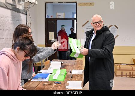 Rom, Italien. März 2026. **KEINE WEBSITE ODER ZEITUNGEN, NUR FÜR ITALIEN** Bürgermeister von Rom Roberto Gualtieri stimmt im Referendum ab. Rom, 22. März 2026. Quelle: Unabhängige Fotoagentur/Alamy Live News Stockfoto