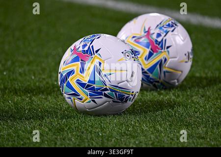 Florenz, Italien. März 2026. FLORENZ, ITALIEN - 22. MÄRZ: Offizielle Puma Balls Serie A 2025/2026 während des Spiels der Serie A 2025/26 zwischen Fiorentina und Inter Mailand im Artemio Franchi Stadium am 22. März 2026 in Florenz. (Foto von Lisa Guglielmi/Sports Press Photo) Credit: SPP Sport Press Photo. /Alamy Live News Stockfoto