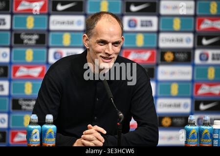 LONDON, ENGLAND - 20. MÄRZ: Thomas Tuchel, Cheftrainer der englischen Nationalmannschaft , spricht während einer Pressekonferenz im Wembley Stadium auf M vor den Medien Stockfoto