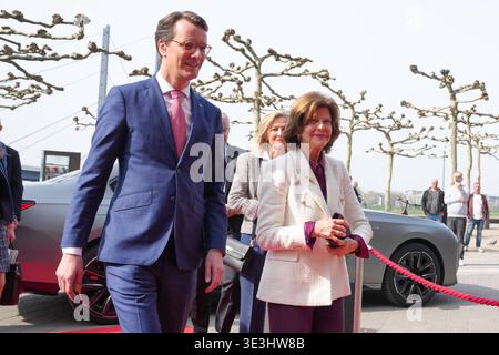 NRW Ministerpraesident Wuest begruesst Koenigin Silvia von Schweden NRW Ministerpraesident Hendrik Wuest empfaengt Koenigin Silvia von Schweden in der NRW Staatskanzlei in, Düsseldorf, 23.03.2026 Düsseldorf NRW Deutschland *** NRW Ministerpräsident Wuest begrüßt Königin Silvia von Schweden NRW Staatsprämister Hendrik Wuest empfängt Königin Silvia von Schweden im NRW Landeskanzleramt NRW in Düsseldorf, 23 03 2026 NRW NRW NRW NRW NRW NRW NRW NRW NRW NRW NRW NRW Landeskanzlei von Schweden NRW Stockfoto