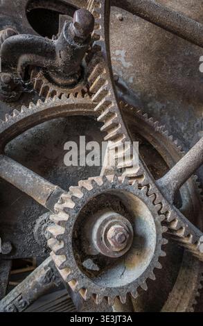 Getriebe einer historischen Landmaschine. Stockfoto