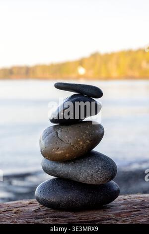 Rock Cairn am French Beach - French Beach Provincial Park - in der Nähe von Sooke, Vancouver Island, British Columbia, Kanada Stockfoto
