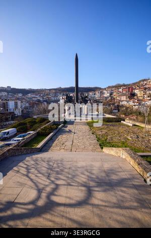 Veliko Tarnovo Bulgarien, 13. März 2026. Das majestätische Denkmal (Assenevtsi), auch genannt (die Reiter). Das Denkmal ist eine Schöpfung von beeindruckendem Cent Stockfoto
