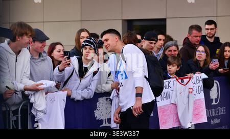 Warschau, Polen. 23. März 2026. Der polnische Fußballnationalspieler Mateusz Kochalski gehörte zu den Fans Stockfoto