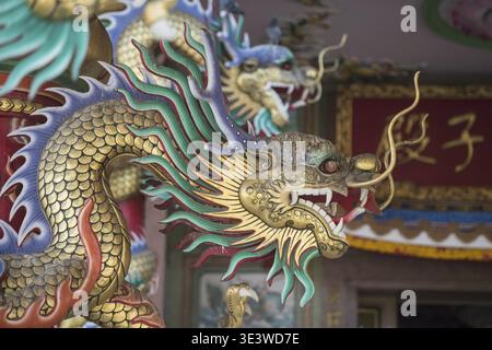 Der chinesische Tempel des Thepsathit Phra Kiti Chaloem in der Stadt Ang Sila Neat Bang Saen in der Provinz Chonburi in Thailand. Thailand, Chonburi, Nov Stockfoto
