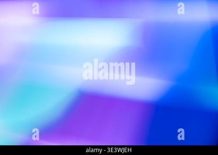 Ein lebendiger abstrakter Neonhintergrund mit einer Mischung aus Blau- und Violetttönen. Die weichen Verläufe und fließenden Formen erzeugen eine dynamische und visuelle darstellung Stockfoto