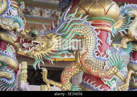 Der chinesische Tempel des Thepsathit Phra Kiti Chaloem in der Stadt Ang Sila Neat Bang Saen in der Provinz Chonburi in Thailand. Thailand, Chonburi, Nov Stockfoto