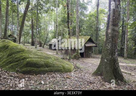 Die Holzhäuser der Militärakademie und -Schule im Phu hin Rong KLA Nationalpark in der Nähe der Stadt Phitsanulok im Norden Thailands. Thaila Stockfoto