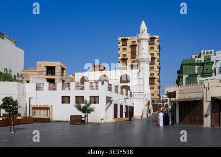 Die historische Al Ma'amar Moschee mit traditioneller Hijazi-Architektur in Al-Balad, der Altstadt von Dschidda, Saudi-Arabien Stockfoto