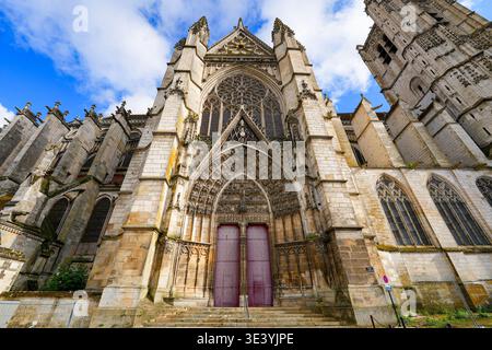 Die gotische Kathedrale Saint-Etienne von Auxerre in Burgund, Frankreich Stockfoto