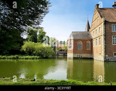 Schloss Huelshoff, Havixbeck, Nordrhein-Westfalen, Deutschland, Europa. Die Burg Huelshoff ist die typischste Wasserburg im Münsterland Ger Stockfoto