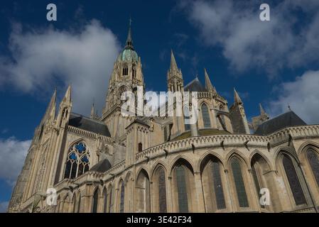 Kathedrale Notre-Dame in Bayeux, Normandie, im Departement Calvados. Stockfoto