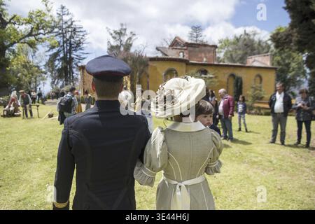 Zwei Amateurdarsteller, die den Kaiser von Österreich Karl 1 oder Karl 1 und seine Frau Zita an der Quinta Jardins do Imperador bei der Wiedereröffnung der Empe spielten Stockfoto