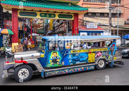 Philippinen, Luzon Island, Manila, Santa Cruz Viertel, Jeepney (gemeinsames Taxi) in Chinatown Stockfoto
