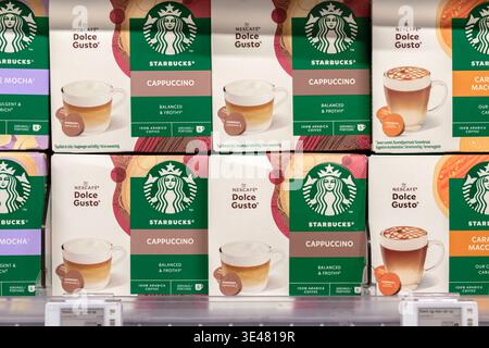 Nahaufnahme Pakete Starbucks Cappuccino Kaffeepads In Amsterdam, Niederlande 23-3-2026 Stockfoto