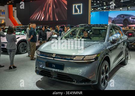 Bangkok, Thailand. März 2026. Der ZEEKR-Stand auf der 47. Bangkok International Motor Show in der IMPACT Challenger Hall. Rund 45 Auto- und Motorradhersteller nehmen an der Messe teil. Dieses Jahr steht das Thema „DIE LEGENDÄRE SYNCHRONITÄT“, die die nahtlose Integration von Innovationen im Automobilbereich, fortschrittlicher Technologie und einzigartigem Design symbolisiert. (Credit Image: © Patrick Chengzhi Wang/SOPA Images via ZUMA Press Wire) NUR REDAKTIONELLE VERWENDUNG! Nicht für kommerzielle ZWECKE! Stockfoto