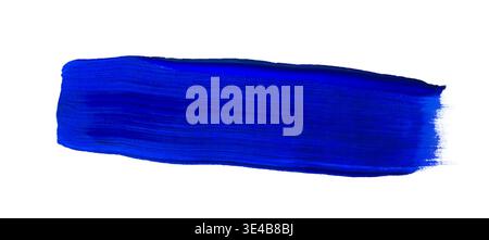 Langer horizontaler Pinselstrich aus blauem Acryl mit Textur isoliert auf weißem Hintergrund Stockfoto