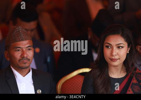 Kathmandu, Nepal. März 2026. Neu ernannte Gesetzgeber nehmen an der Vereidigung in der Präsidentenresidenz teil. Quelle: SOPA Images Limited/Alamy Live News Stockfoto