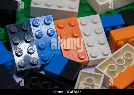 Mehrfarbige Lego-Bausteine für Spielzeug Stockfoto