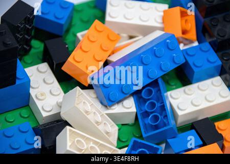 Mehrfarbige Lego-Bausteine für Spielzeug Stockfoto