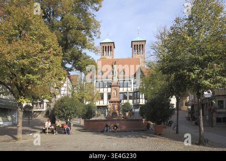 Marktplatz mit Georgsbrunnen und St. Georg Kirche, Bensheim, Bergstraße, Hessen, Deutschland Stockfoto