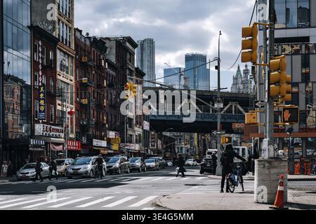 New York City – USA – 19. März 2019: Blick auf Chinatown auf der Broadway Street in Lower Manhattan Stockfoto