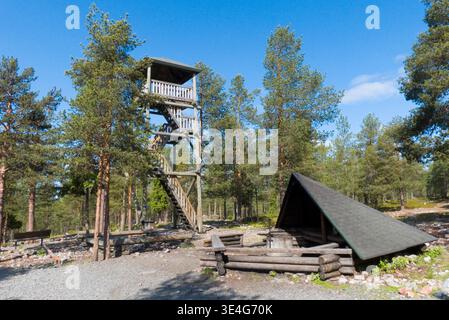 Ounasvaara Aussichtsturm und Grillplatz in Rovaniemi, Finnland Stockfoto
