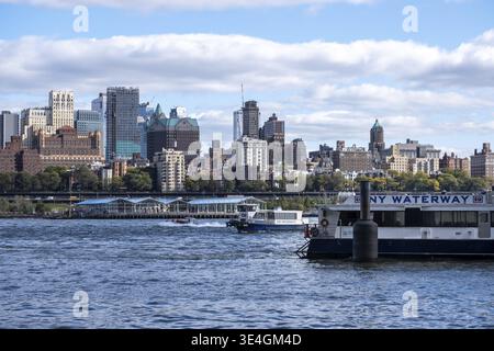 New York City – USA – 18. Oktober 2019: Pier 15 am South Street Seaport, tagsüber im Herbst Stockfoto