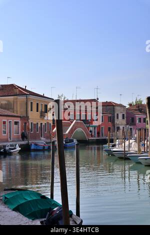 Ponte San Martino (Brücke von San Martino) und Canale di San Donato (Kanal von San Donato) in Murano, Italien Stockfoto