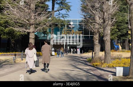 Nerima-ku, Tokio, Japan. Februar 2024. Eine Außenaufnahme des Vordereingangs der Warner Bros Studio Tour Tokio, The Making of Harry Potter. Stockfoto