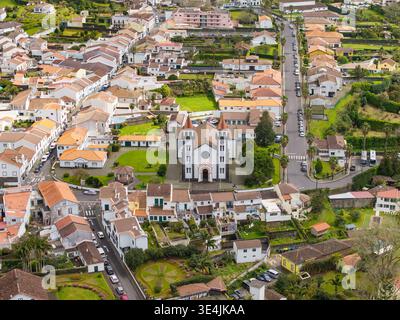 Luftaufnahme der Kirche Nossa Senhora da Alegria in Furnas Stockfoto