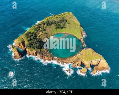 Luftaufnahme der Insel Vila Franca do Campo auf der Insel Sao Miguel, Azoren, Portugal Stockfoto