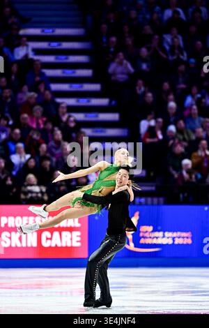 Holly HARRIS & Jason CHAN (aus), während des Ice Dance Rhythm Dance, bei der ISU Eiskunstlauf-Weltmeisterschaft 2026, in der O2 Arena, am 27. März 2026 in Prag, Tschechien. Quelle: Raniero Corbelletti/AFLO/Alamy Live News Stockfoto