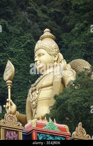 Statue des Hindugottes, Murugan, Batu Caves, Gombak, Selangor, in der Nähe von Kuala Lumpur, Malaysia. Stockfoto