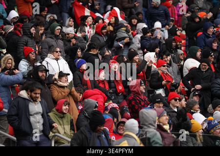 Toronto, Kanada. März 2026. Fans feiern das Tor des Canada Team beim internationalen Freundschaftsspiel zwischen Kanada und Island bei BMO. Am 28. März 2026 in Toronto, Ontario. (Foto: Leonardo Ramirez/ Credit: Eyepix Group/Alamy Live News Stockfoto