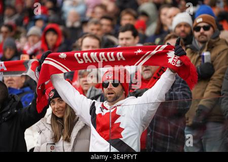Toronto, Kanada. März 2026. Kanadische Fans beim Internationalen Freundschaftsspiel zwischen Kanada und Island bei BMO. Am 28. März 2026 in Toronto, Ontario. (Foto: Leonardo Ramirez/ Credit: Eyepix Group/Alamy Live News Stockfoto