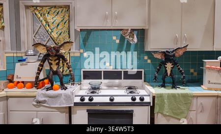 Ein Diorama der ikonischen Küchenszene aus dem Film Gremlins aus dem Jahr 1984 im Riverside Museum in Glasgow Stockfoto