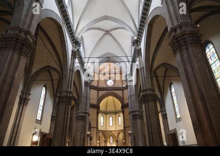 Florenz, Italien-26. September 2025: Innenansicht der Kathedrale von Florenz (Cattedrale di Santa Maria del Fiore) in Florenz, Italien Stockfoto