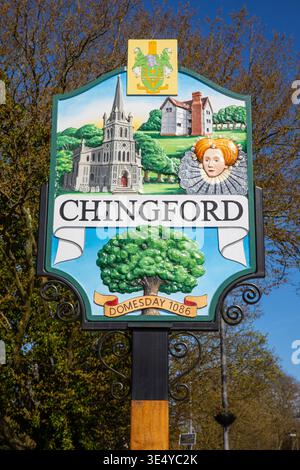 London, UK - 17. März 2026: Wunderschönes Schild in der Stadt Chingford in London, Großbritannien. Stockfoto