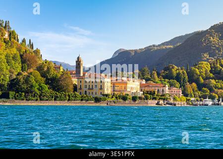 Das farbenfrohe mittelalterliche Dorf Bellagio, Italien, am Ufer des Comer Sees in der Lombardei in Norditalien. Stockfoto
