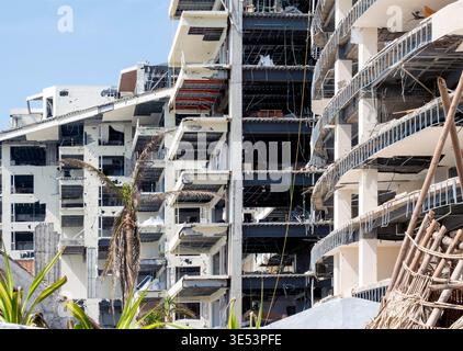 Wohnungen, die durch Hurrikan Otis in Acapulco, Guerrero, Mexiko beschädigt wurden Stockfoto