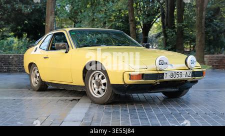 San Sebastian, Spanien, 22. Oktober 2022: 1976 Porsche 924 Stockfoto