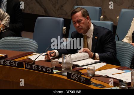 New York, USA. 31. März 2026. Am Dienstag, den 31. März 2026, findet eine Notsitzung des Sicherheitsrats der Vereinten Nationen statt, nachdem drei UNIFIL-Friedenstruppen im Libanon am Hauptsitz der Vereinten Nationen in New York, NY, getötet wurden. Die UNIFIL (United Nations Interim Force in Libanon) ist eine Friedenstruppe, die entlang der Grenze zwischen Israel und Libanon stationiert ist und mit der Resolution 1701 beauftragt wurde, die Grenzaktivitäten zu überwachen. Die UNO untersucht den Ursprung der Angriffe. (Foto: Cristina Matuozzi/SIPA USA) Credit: SIPA USA/Alamy Live News Stockfoto