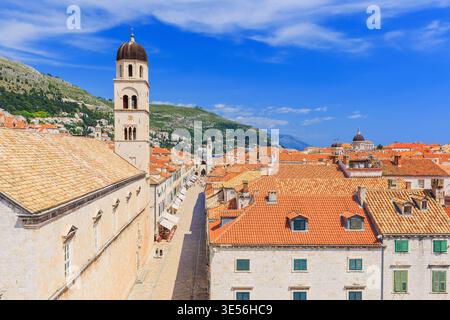 Dubrovnik, Kroatien. Am berühmten Placa (Stradun) Straße von der Stadtmauer. Stockfoto