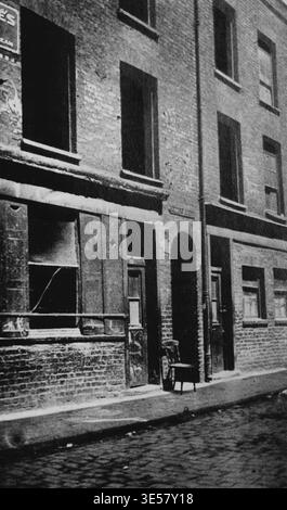 "Millers Court", 1928 abgerissen. Hier in der Gegend von Spitalfields tötete und verstümmelte Jack the Ripper das letzte seiner Opfer Stockfoto