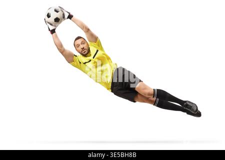 Torhüter springt, um einen Fußball isoliert auf weißem Hintergrund zu fangen Stockfoto