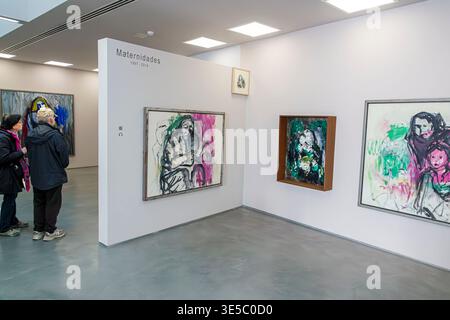 Malaga Spanien, Andalusien, El Molinillo Capuchinos, Museo Jorge Rando Museum für moderne Kunst, Kunstausstellung Maternidades Serie Gemälde expressive Figuren fra Stockfoto