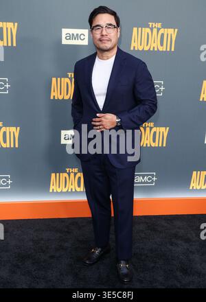 Hollywood, Usa. April 2026. HOLLYWOOD, LOS ANGELES, KALIFORNIEN, USA - MÄRZ 31: Randall Park kommt zur Los Angeles Premiere von AMC's 'The Audacity' Staffel 1, die am 31. März 2026 in der Academy of Motion Picture Arts and Sciences - Linwood Dunn Theater in Hollywood, Los Angeles, Kalifornien, USA stattfindet. (Foto: Xavier Collin/Image Press Agency) Credit: Image Press Agency/Alamy Live News Stockfoto